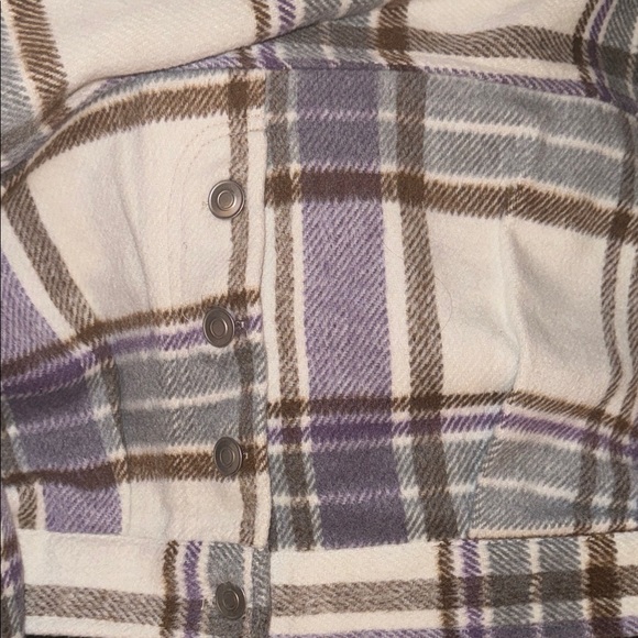 Small Plaid Women's Cropped Shacket Jacket in Purple and White - Picture 4 of 5